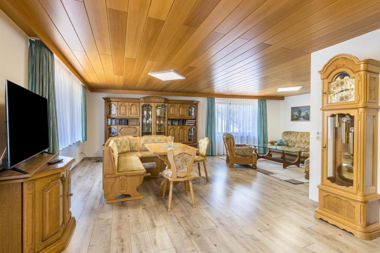 B463 Penthouse Apartment Albstadt Bagian luar foto