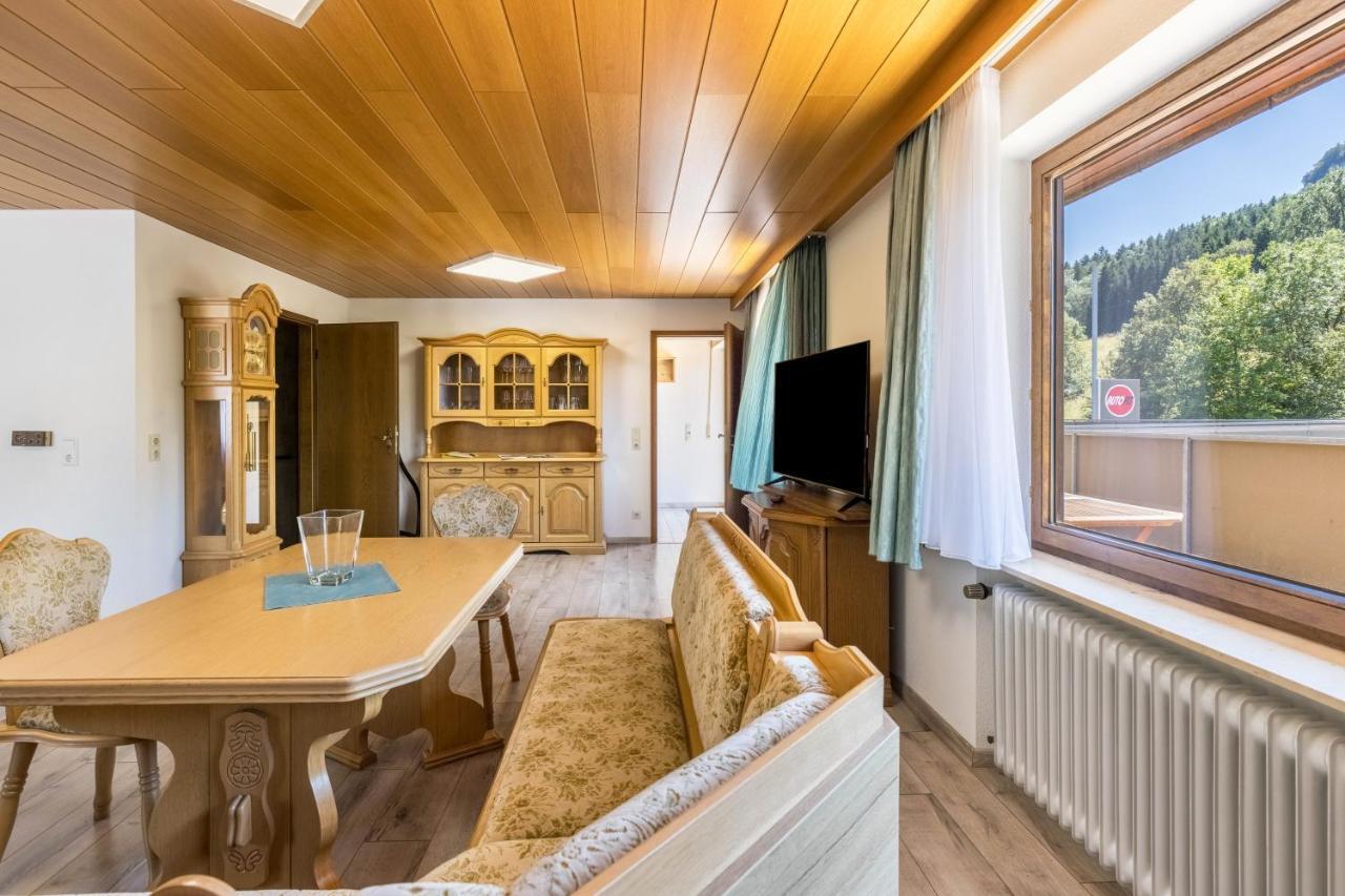 B463 Penthouse Apartment Albstadt Bagian luar foto